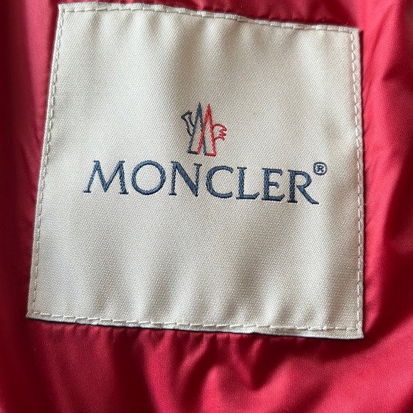 Moncler Girls Raspberry Puffer Vest - Picture 4 of 13